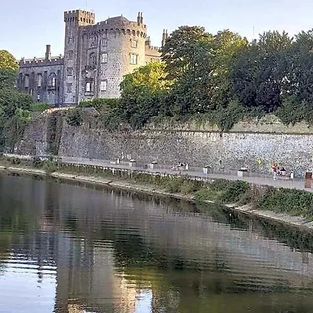 Castle فندق مبيت وإفطار *